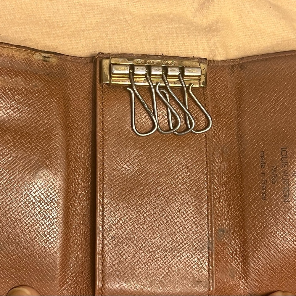 Louis Vuitton Key Case - Picture 5 of 11